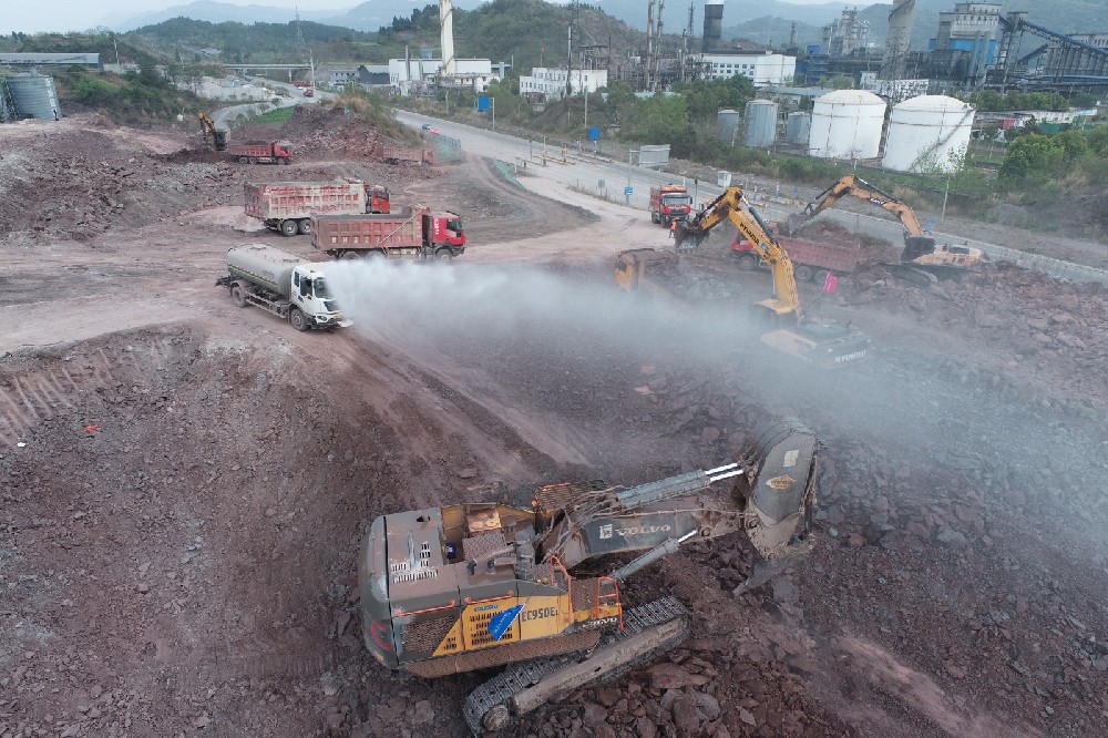 不停工、不斷檔，假期建設(shè)忙！